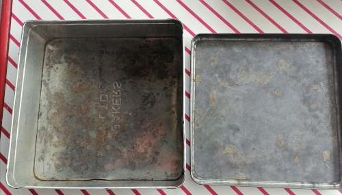 Vintage Bakers tin