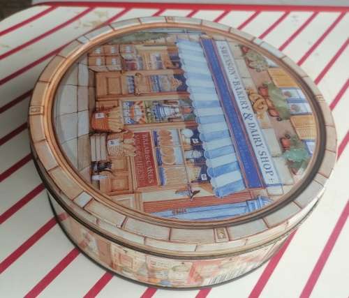 Heartland cookies tin