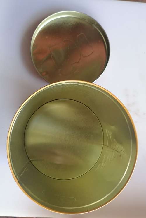 Bauducco tin