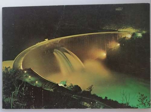 Vintage postcard: Lake Kariba, Rhodesia, the wall by night