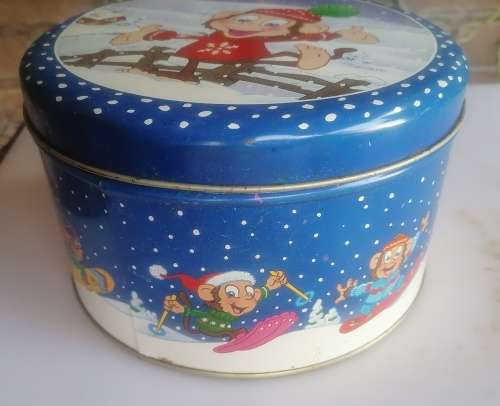 Crunchie biscuits tin