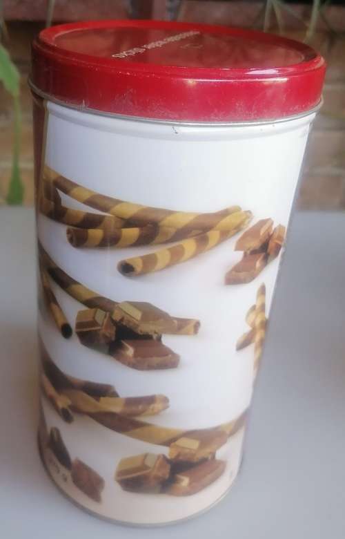 D. Licious chocolate wafer sticks tin