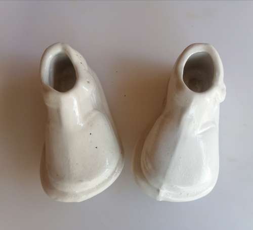 2 Small ornamental shoes