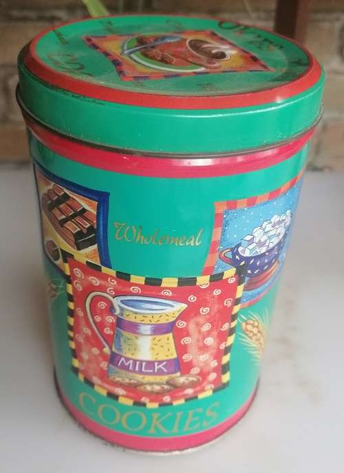 Cookies tin