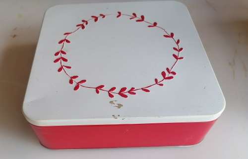 Woolworths shortbread tin