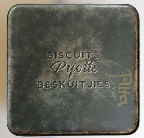 Vintage Pyotts biscuits tin