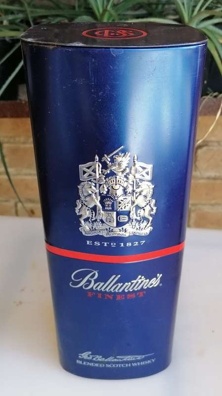 Ballantine`s whisky tin
