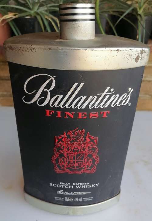 Ballantine`s Whisky tin - empty