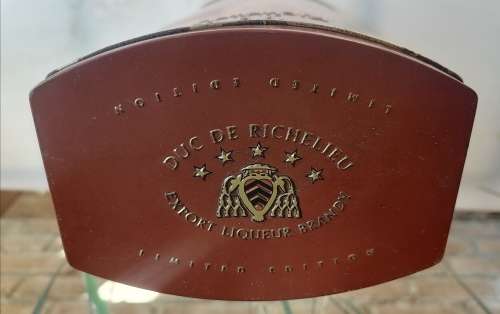 Richelieu limited edition tin