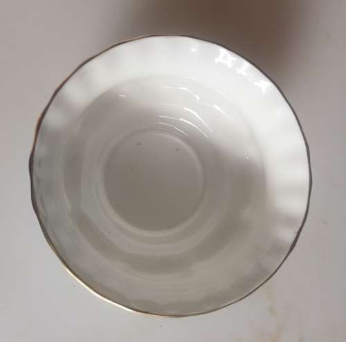 Royal Albert bone china England: Milk jug and sugar bowl