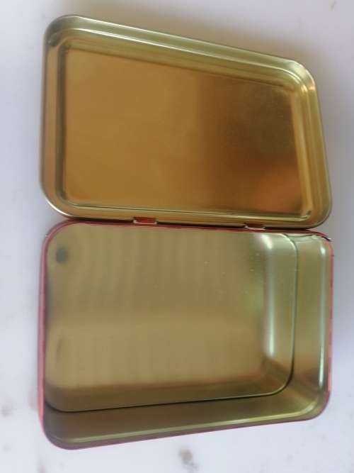 Kiwi tin
