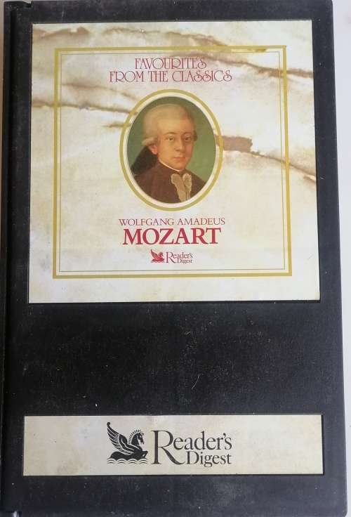Favourites from the classics Mozart 4 x tapes. Reader`s digest in a box
