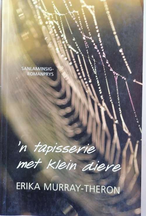 `n Tapisserie met klein diere deur Erika Murray-Theron