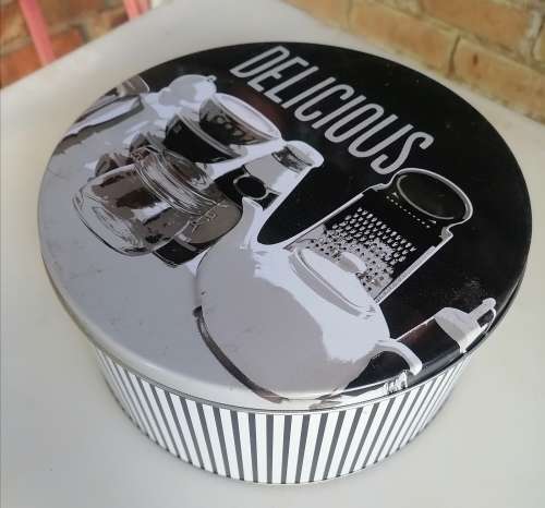 Delicious tin