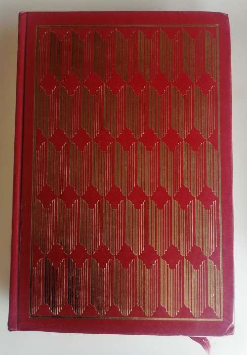 Reader`s digest condensed book: Storm island, Does she know she`s there, The storrington