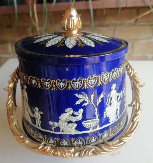Vintage tin