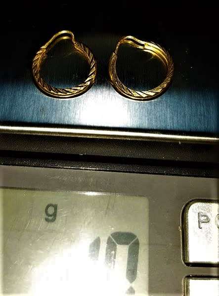 18ct yellow gold Hoop Earrings. French made.
