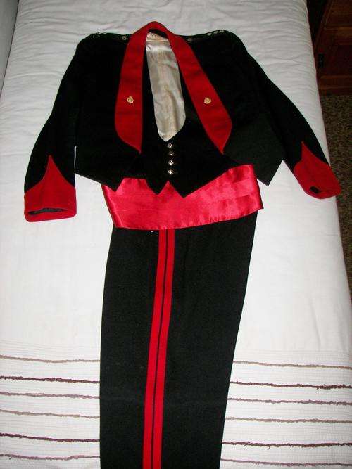 RHODESIAN~RHODESIA & NYASALAND ARMY SERVICE CORPS~MESS DRESS UNIFORM TO A CAPTAIN