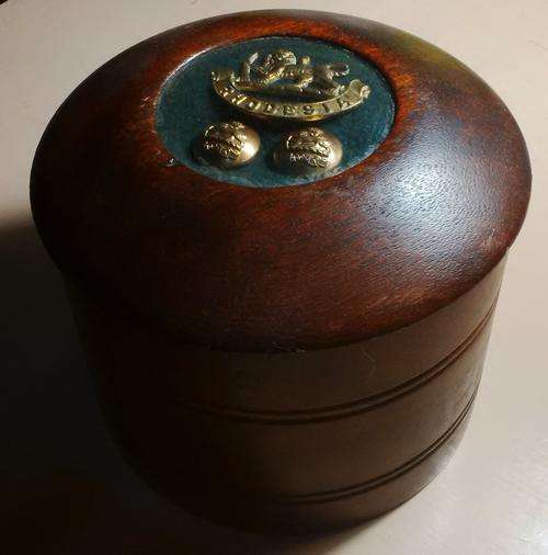 RHODESIA TOBACCO JAR  /CONTAINER~ CAP BADGE AND 2 BUTTONS ON GREEN FELT~UNDER GLASS