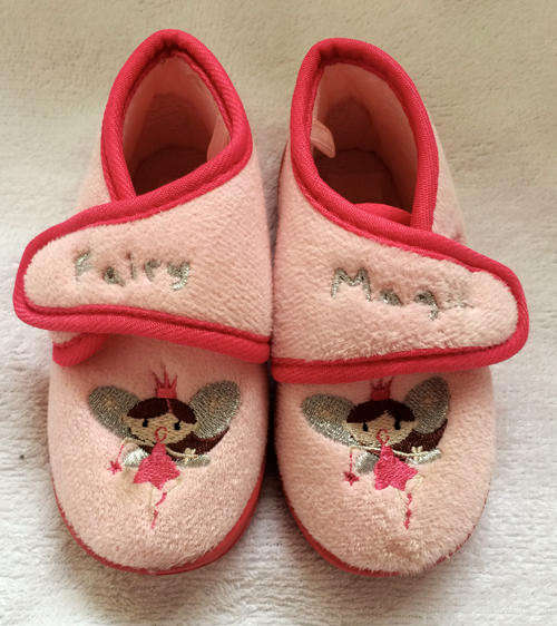 Girls Slippers Size 7