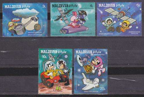 5 DISNEY STAMPS - DISNEY CHARACTERS - SPACE EXPLORATION - MALDVES - MNH