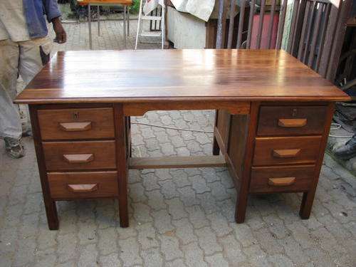 A STUNNING 6 DRAWER SOLID KIAAT DESK....LOVELY VINTAGE LARGE DESK