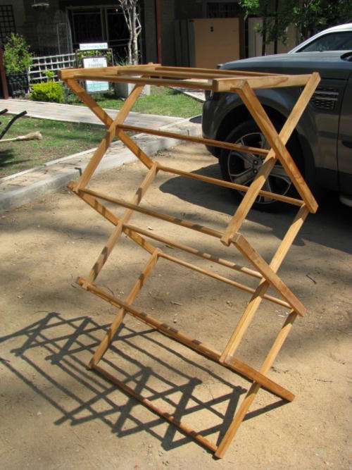 A VERY GOOD QUALITY HOUSE OF YORK CLOTHES RACK @CRAZY R1 START
