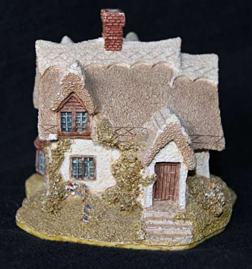 Lilliput Lane Ash Nook Cottage