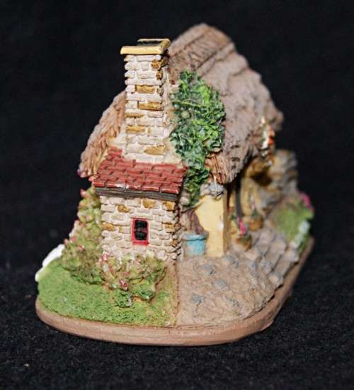 Chapel Hill Miniature Irish Cottage