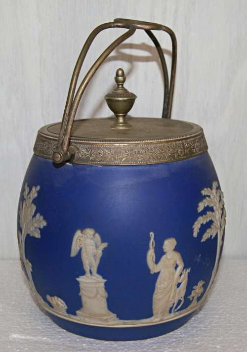 *REDUCED* Wedgwood Biscuit Barrel/ Jar