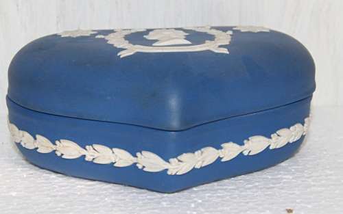 *REDUCED* Wedgwood Blue Jasperware 1952 Silver Jubilee of Queen Elizabeth Heart Shaped Trinket Box