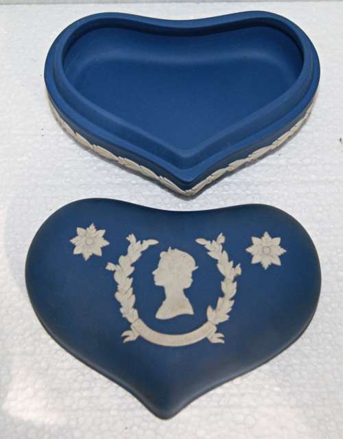 *REDUCED* Wedgwood Blue Jasperware 1952 Silver Jubilee of Queen Elizabeth Heart Shaped Trinket Box