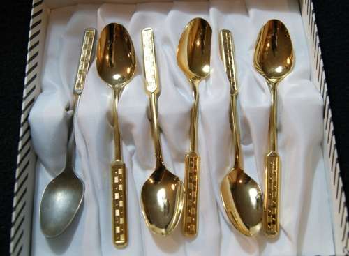 *REDUCED* Set of 6 Gold Plated Teaspoons