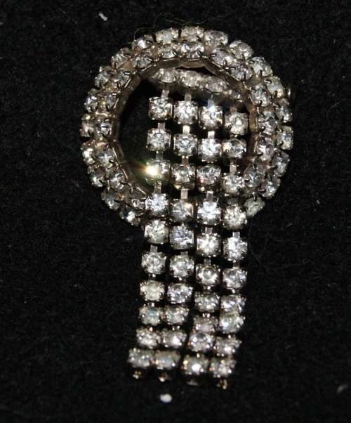 Costume jewellery brooch
