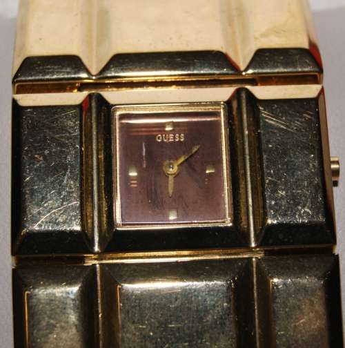 Guess Wide Bracelet Watch (Brand new) in Original Box @@@ CCCRRRAAAZZZYYY R1 START