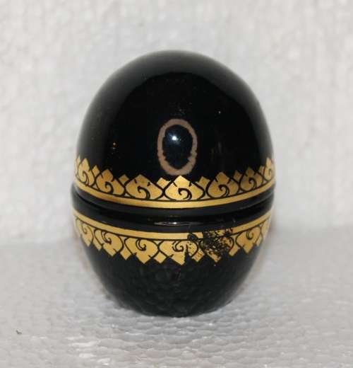 Vintage Black and Gilt Lacquer Egg Trinket Box @@@ CCCRRRAAAZZZYYY R1 START!!!