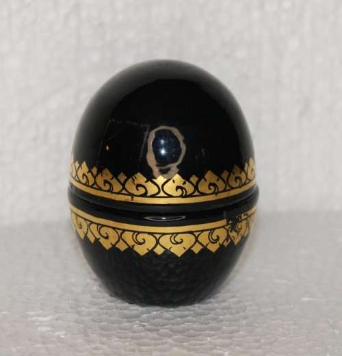 Vintage Black and Gilt Lacquer Egg Trinket Box @@@ CCCRRRAAAZZZYYY R1 START!!!