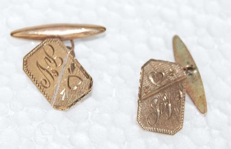 Pair of 9ct Gold Cufflinks @@@ CCCRRRAAAZZZYYY R1 START!!!