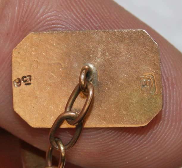 Pair of 9ct Gold Cufflinks @@@ CCCRRRAAAZZZYYY R1 START!!!