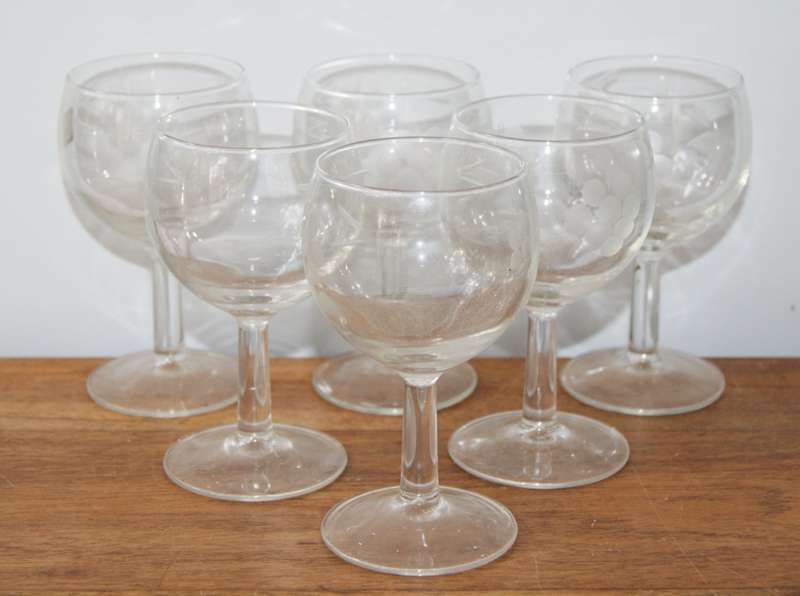 Set of 6 Luminarc Grape Pattern White Wine Glasses