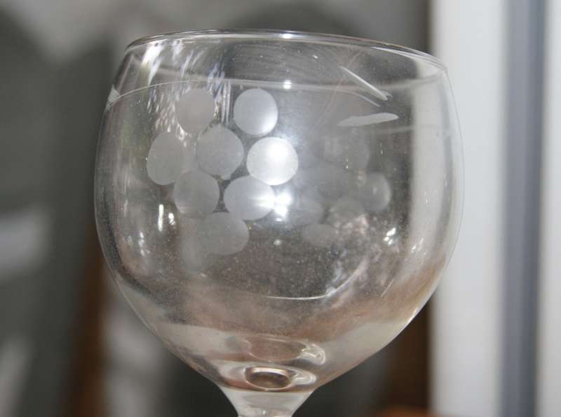 Set of 6 Luminarc Grape Pattern White Wine Glasses