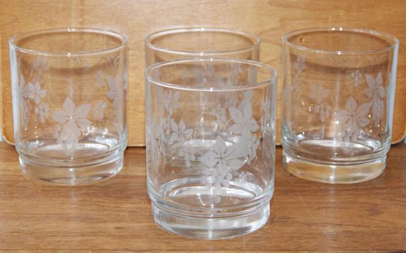 Set of 4 Grape Pattern Lowball Glasses