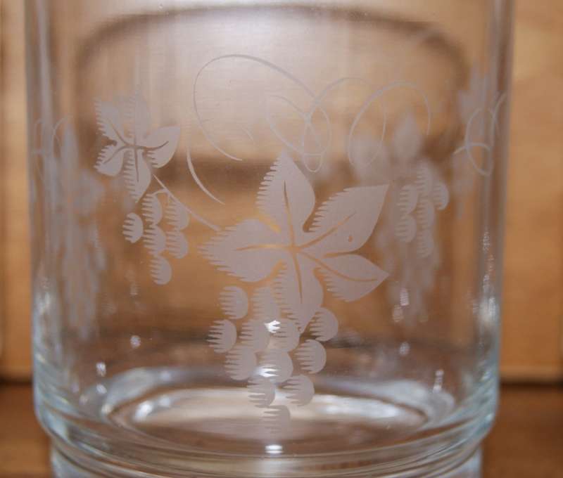 Set of 4 Grape Pattern Lowball Glasses
