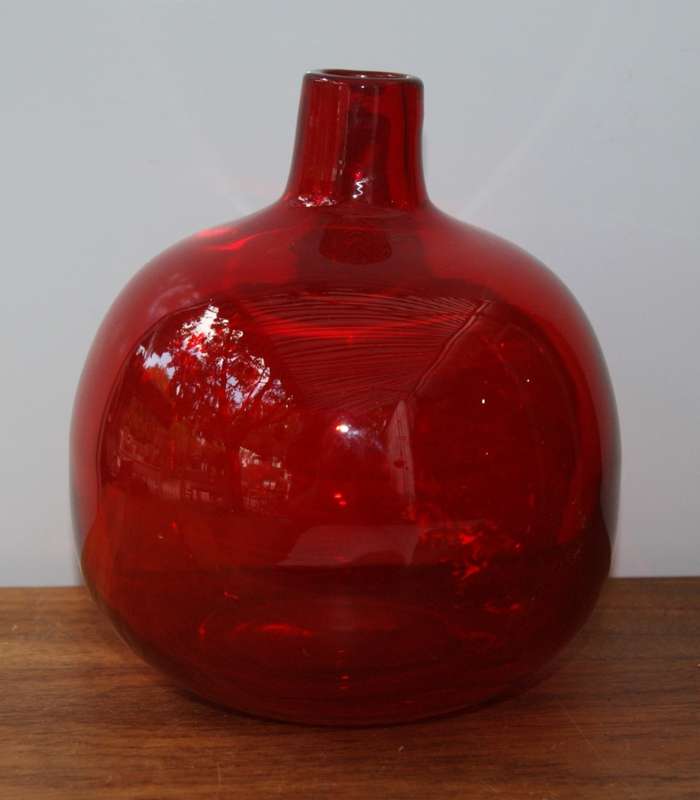 Red Gullaskruf Vase