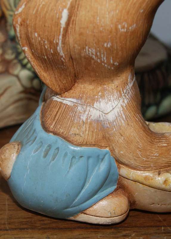 Pendelfin Rabbit Display Stand with 5 Pendelfin Rabbits