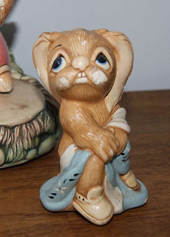 Pendelfin Rabbit Display Stand with 5 Pendelfin Rabbits