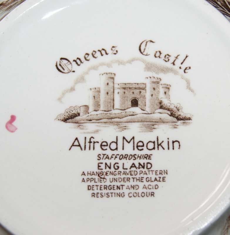 Alfred Meakin `Queens Castle` Vegetable Dish with Lid
