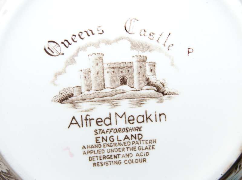 Alfred Meakin `Queens Castle` Vegetable Dish without Lid