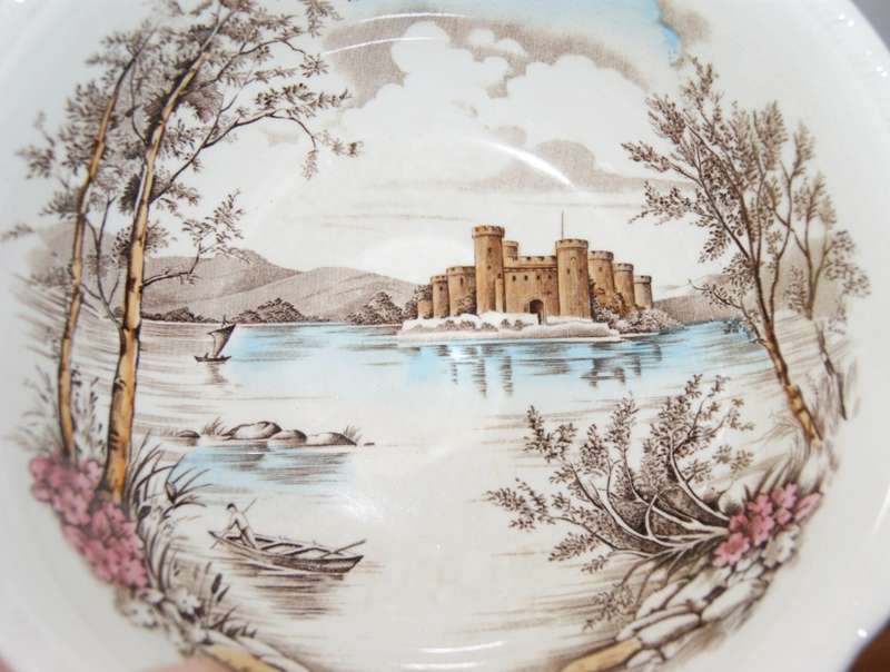 Alfred Meakin `Queens Castle` Salad Bowl