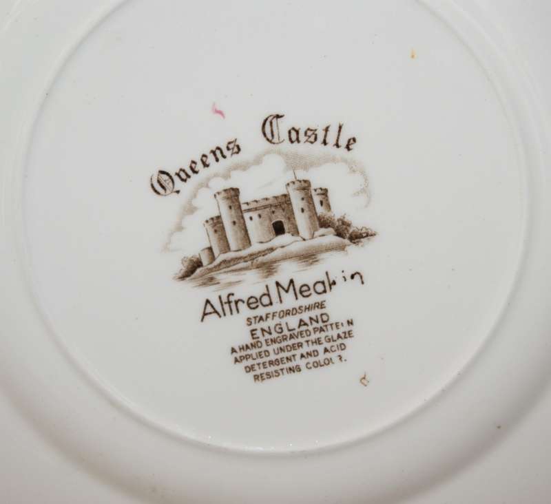 Alfred Meakin `Queens Castle` Mains Plate (5 Available)